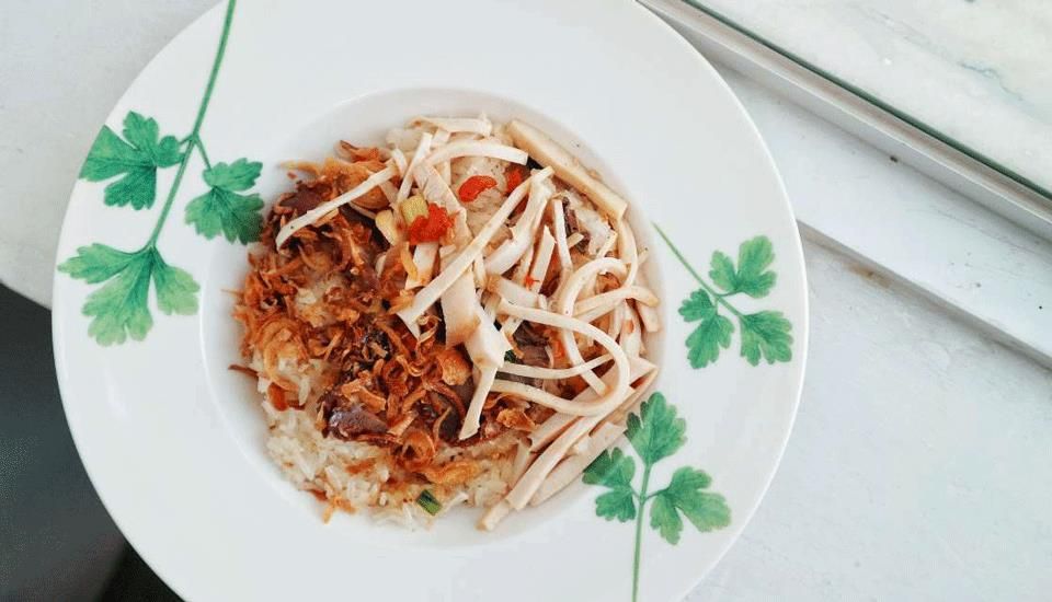 Sự tỉ mỉ trong quá trình nấu xôi tại thương hiệu Bùi Thị Xuân