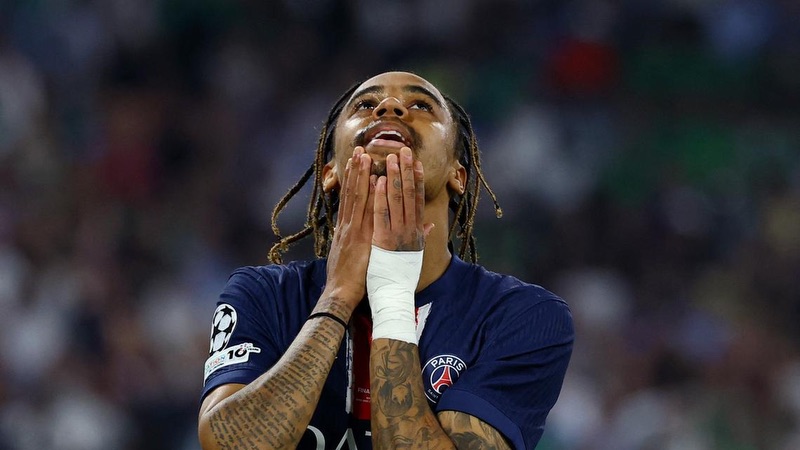 Cầu thủ Bradley Barcola - Chiếc áo quá rộng tại PSG